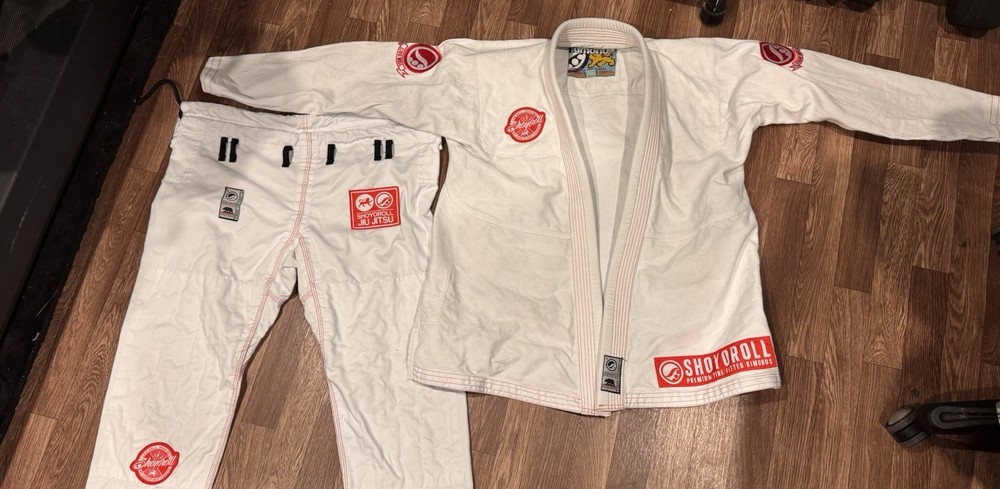 Shoyoroll Batch 17 A1L Competitor BJJ GI Kimono White Great Condition