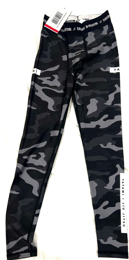 Tatami Rival Grappling Spats – Black & Camo (size: SMALL)