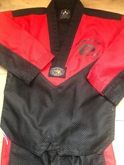 Lot Of 2 Kid’s Tae Kwon Do Gi Black & Red (Sz 0- 140cm)+ White (size 1 – 150cm)