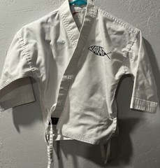Karate Swift Outfit white size 000, 3 pieces Coat Pants Belt Costume