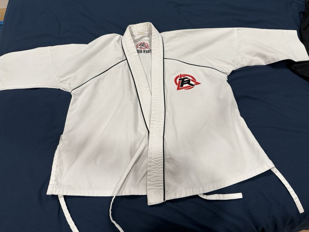 Tiger-Rock Martial Arts Uniform Set White Jacket Black Pants Karate Tae Kwon Do