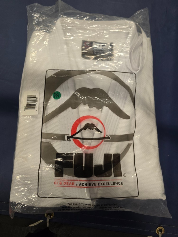 Judo Uniforms – Fuji brand, Size 5 and 6