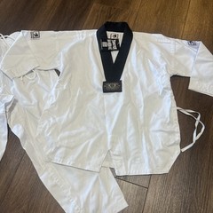 Twister Fightwear. Size 000 Cotton Blend Taekwondo