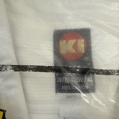 KI INTERNATIONAL KIMONO, KI WHITE HEAVY COTTON KARATE UNIFORM SIZE 6.