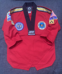 Tom Vo’s Fountain Valley Taekwondo Red Uniform Top & Pants Size 00 130 CM