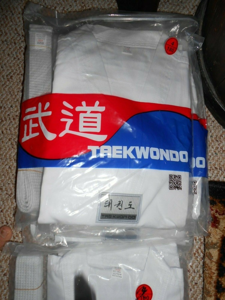 Taekwondo White Uniform Outfit Top and Pants Sash 4/180 New in Package