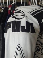 Fuji MMA BJJ Jiu Jitsu Long Sleeve Rashguard Rash Guard – Sakana Black/White