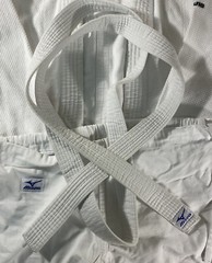 MIZUNO Karate Gi Uniform Fill set With Belt Made In Pakistan￼ 140cm White