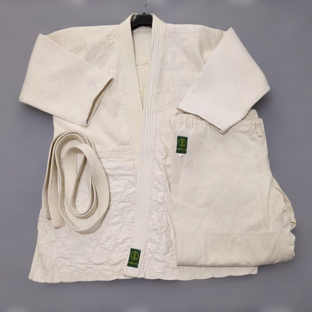 Judo Uniform, Kyusakura Yamato Nishiki, Size 4, No Name Written On It.
