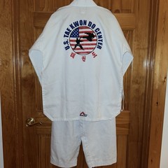 US Tae Kwon Do Center Dobok Size 4 White Top & Bottom