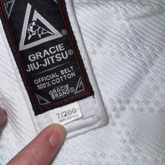 Gracie Jiu-Jitsu Classic Gi Size 7/200 White Kimono With Belt