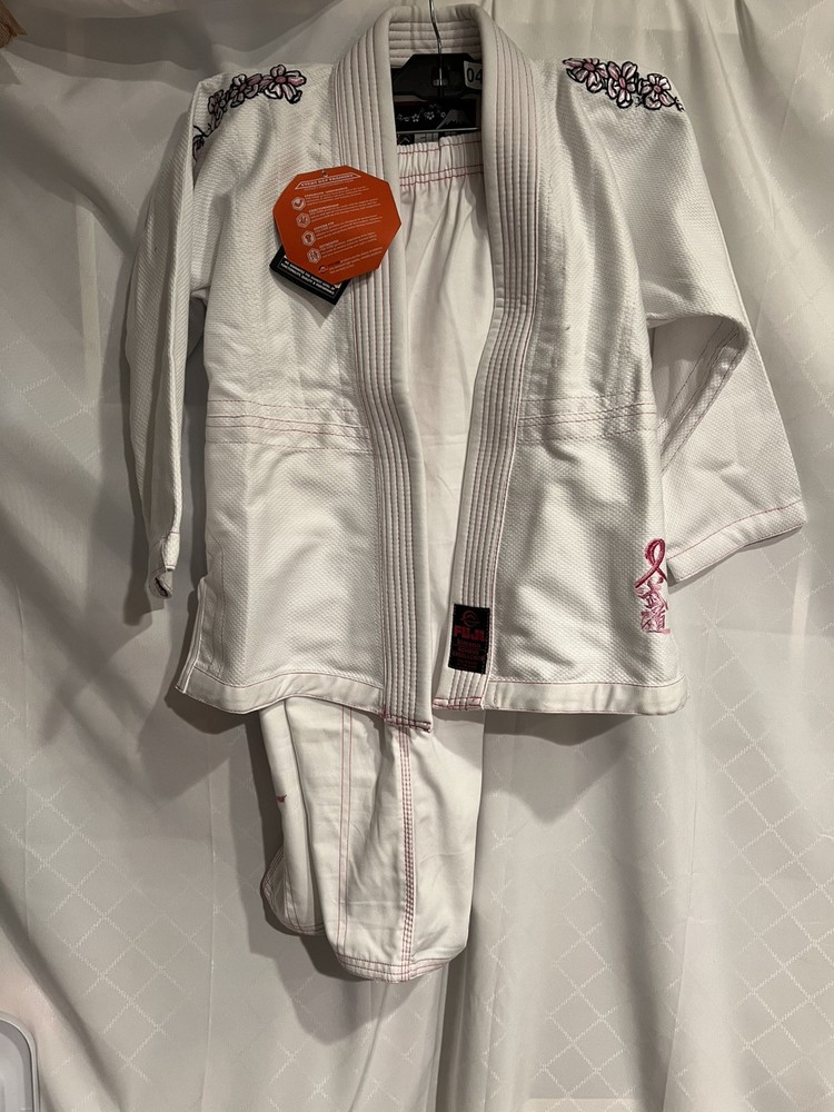 FUJI 7016-W6 – IBJJF Uniform, Pink/White, Size WC1