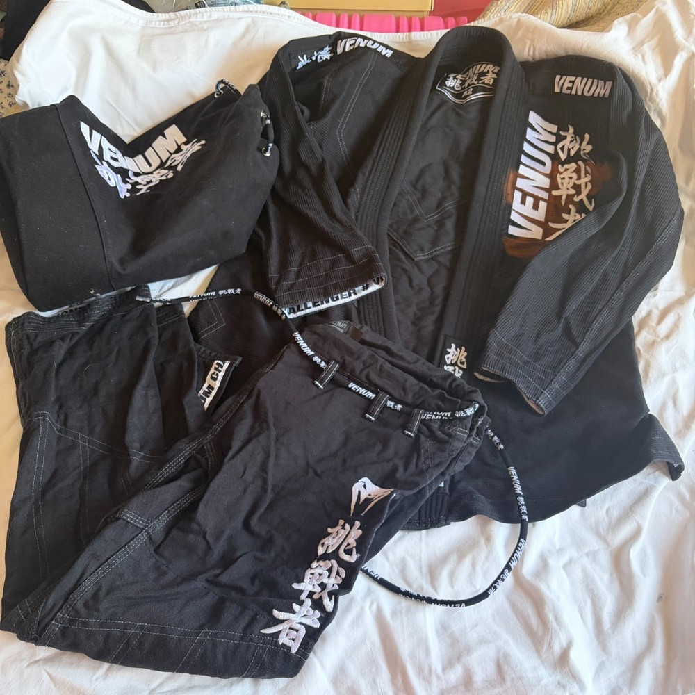 GUC Black Venum BJJ Gi Challenger Ji Jitsu Uniform & Bag (Size A2)