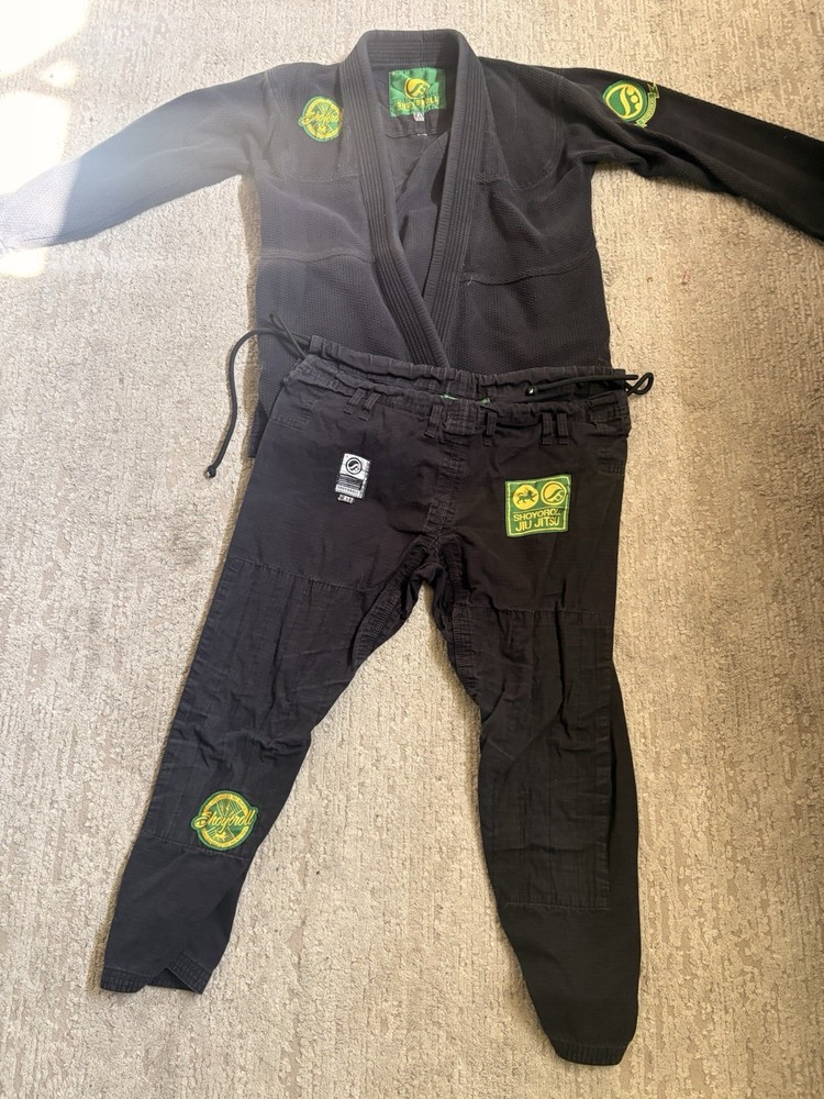 Shoyoroll BJJ Bundle – A1 Gi + Medium Shorts + Small Rash Guard