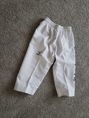karate outfit kids white size 000/120, 2 pieces top and bottom