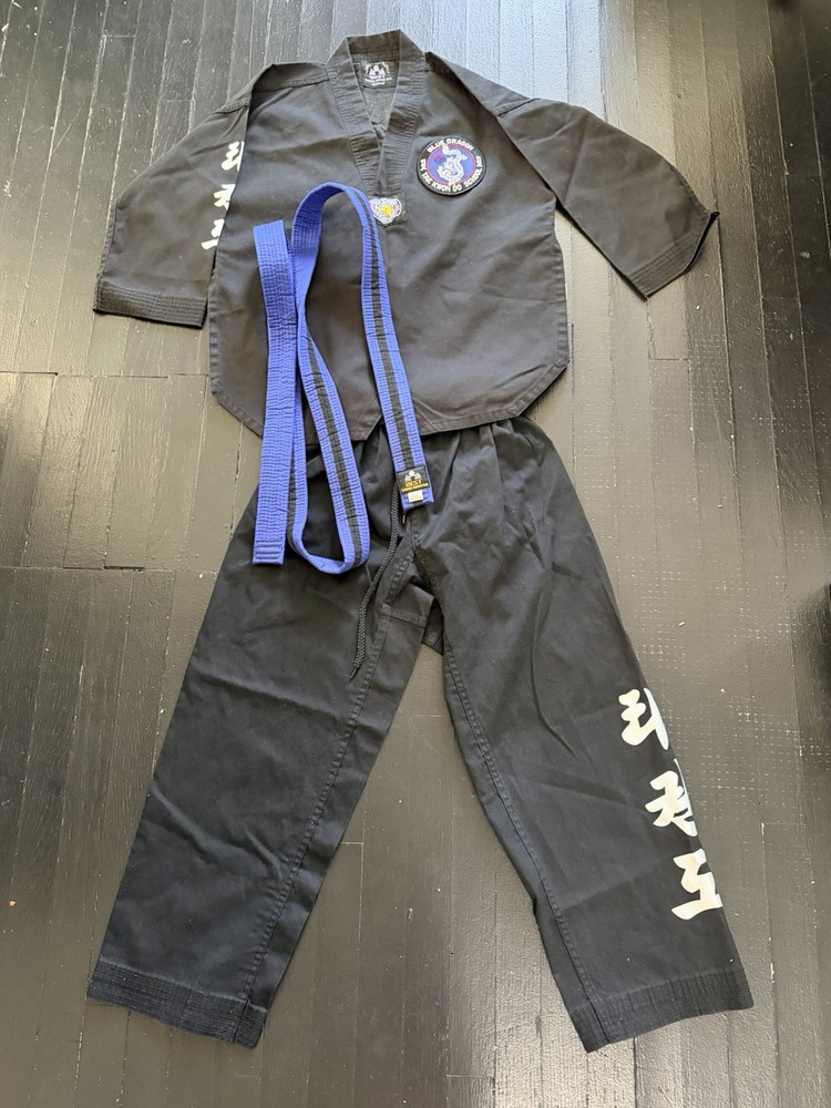 BEST Sang Moosa Taekwondo Uniform Dobok Set Black Size 1 (150 cm) Blue Belt