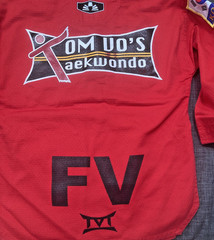 Tom Vo’s Fountain Valley Taekwondo Red Uniform Top & Pants Size 00 130 CM