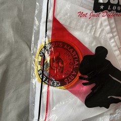 Martial Arts Karate Uniform BOLD Look Middleweight WHITE Size 4 Orange Belt