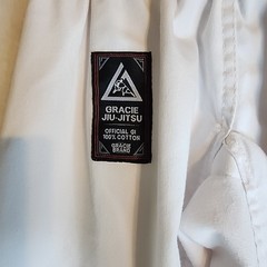 Gracie Jiu-Jitsu Classic Gi With Belt Sz 00/120 (Kids 4-7) White BJJ MMA Boxing