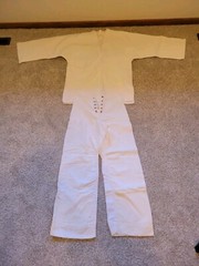 Century Martial Arts Uniform White 2 Piece Uniform Size 0-00 Student