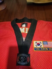 Vision Taekwondo Ultimate Blackbelt Club Red Uniform V Neck Top Size 00/130