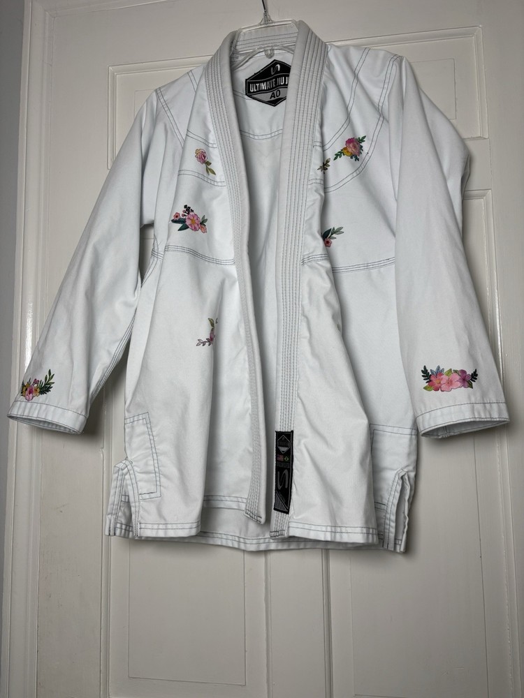 Ultimate Jiu-Jitsu Ultimate Fight Gear White w/Pink Flowers Jacket Size A0