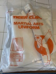 TIGER CLAW Martial Arts Uniform Size 6 Gi White Belt (Description ) Full Uniform