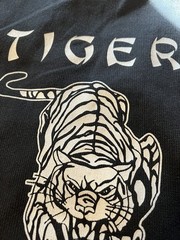 2 Martial Arts Karate Top & Jacket Size 4 Adult Kung Fu Tiger Black Bold Dynamic