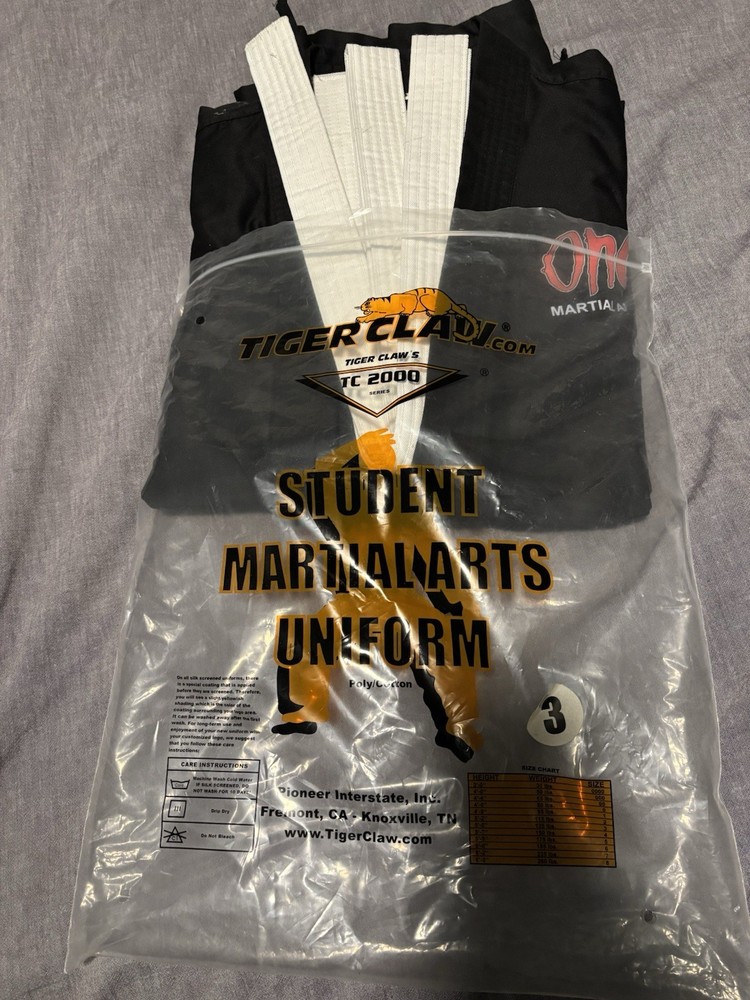 Tiger Claw TC2000 Martial Arts Uniform with White Belt Size 3