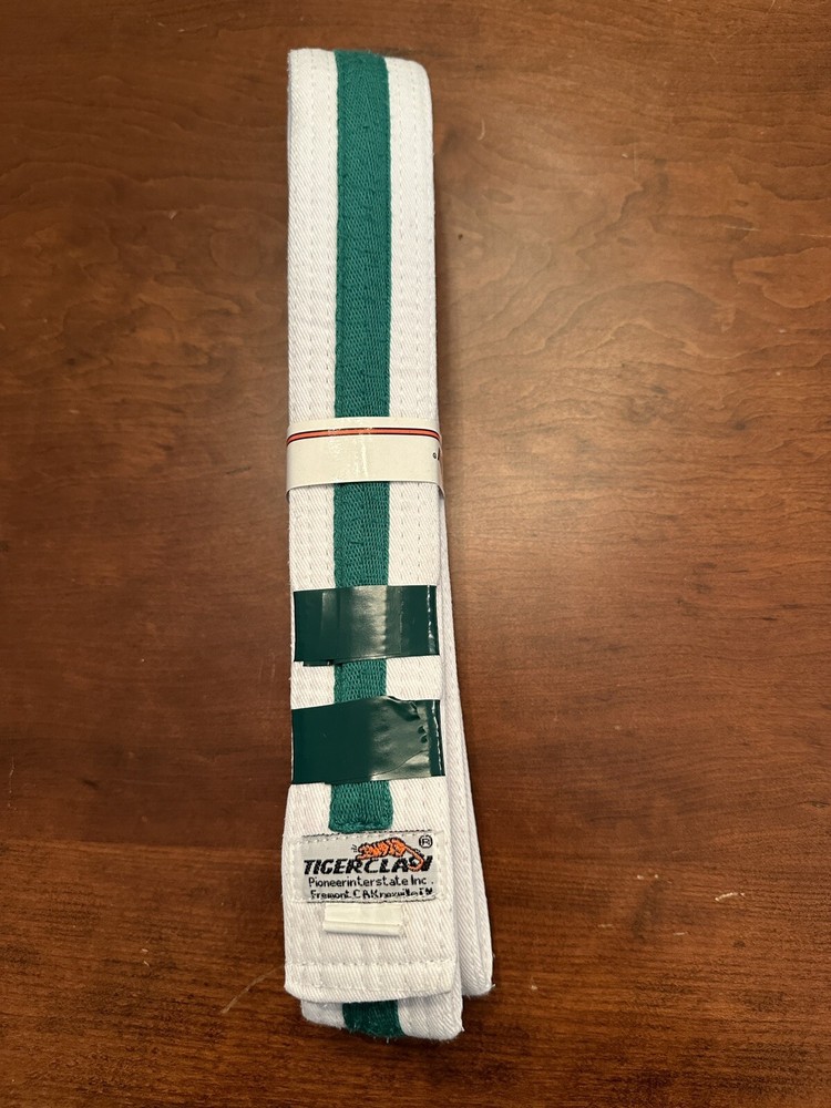 New TIGER CLAW WHITE BELT GREEN STRIPE Size 0 90in