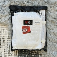G4 Vision Unisex Karate Suit W/White Belt Athletic Uniform Size 4/170* See Chart