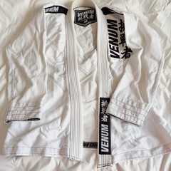 GUC Venum White Challenger BJJ Gi Jiu Jitsu Uniform & Bag (Size A2)