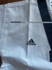 Adidas Size 150 cm White Color Black Collar Dobok Taekwondo Top WTF ORIGINAL