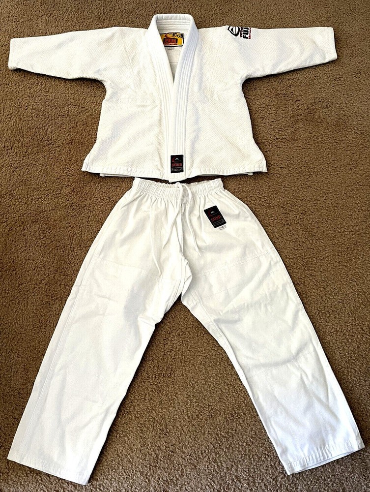 Karate Jiu-Jitsu White Gi Fuji Traditional High Quality Size C0 With Belt