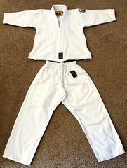 Karate Jiu-Jitsu White Gi Fuji Traditional High Quality Size C0 With Belt