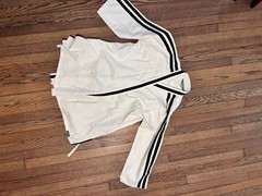 Men’s White w/blk Pin Stripe Karate Gi, Size 4