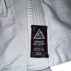 Gracie Jiu-Jitsu Classic Gi Size 7/200 White Kimono With Belt