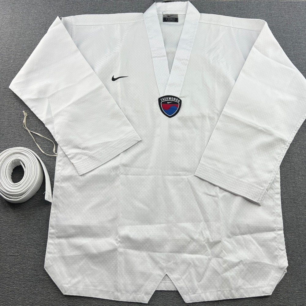 Nike Korea Taekwondo Dobok Size 9 / 190cm White Kimono Embroidered Belted Swoosh