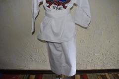 Ladies Or Teen Karate Gi Or Uniform With Jacket White Belt And Pants Size 2