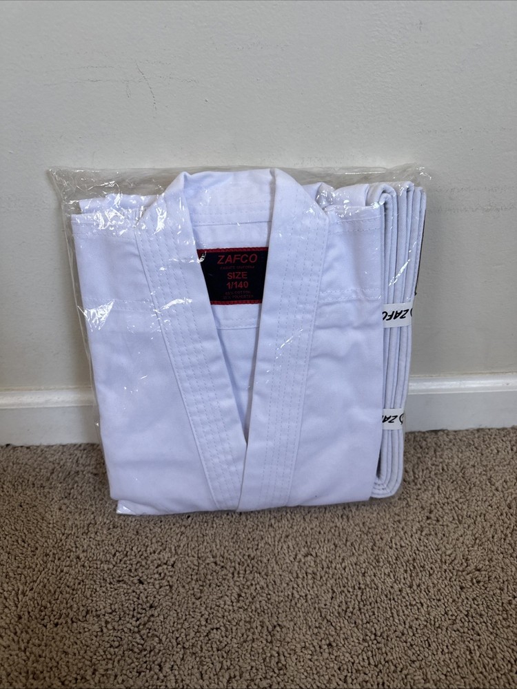Zafco Karate Gi Size 1/140 Lightweight White Uniform With Belt – New – Sealed