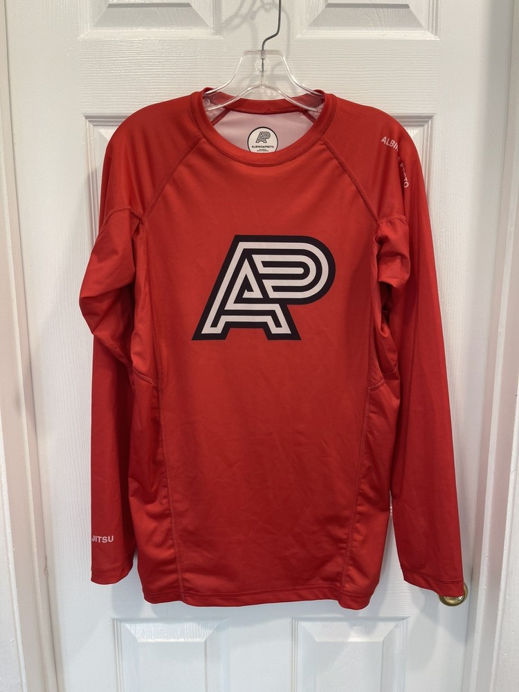 Preowned Albino & Preto Rash Guard size XL