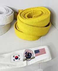 Dynamic Taekwondo Uniform Set Size 0/140 w/4 Belts 2 Headbands CMA TKD
