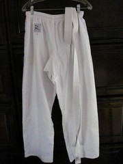 KD Elite Cotton/Poly White Martial Arts Uniform for Karate/Taekwondo 4/180