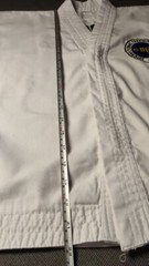 ITF TAEKWONDO UNIFORM SIZE 130 WHITE 2 BELTS- WHITE AND WHITE- YELLOW ZIP
