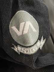 Shoyoroll Batch #38: RVCA Black Used A2