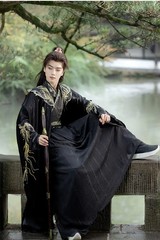 Unisex Black Hanfu Cloud Shoulder Embroidery Swordsman Cosplay Costume Unisex