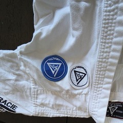 Gracie Academy Youth BJJ Gi White Size 000/110 with Patches – Bullyproof
