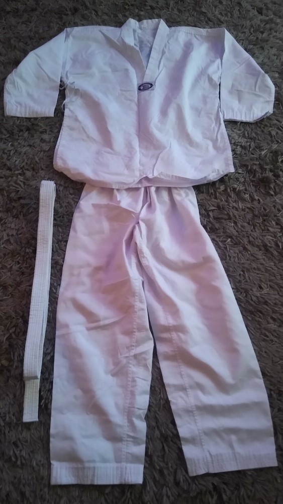 MASTER KIM’S KUMSUNG Martial Arts Taekwondo Karate Uniform Top Bottoms & Belt