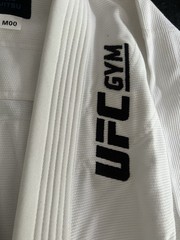 NEW! UFC Gym Jiu Jitsu Gi – Size M00 – White with Blue & Black Branding