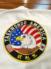 FUJI „Taekwondo America” Embroidered Youth White Karate Uniform Robe (Size 1)